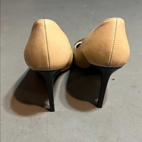 Saint Laurent Black and Cream Heels with Gold Accent - Picture 3 of 6